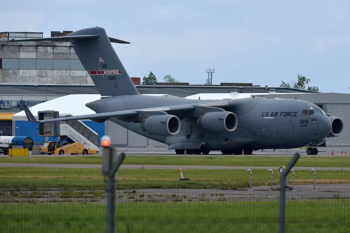 Unidentified — Boeing