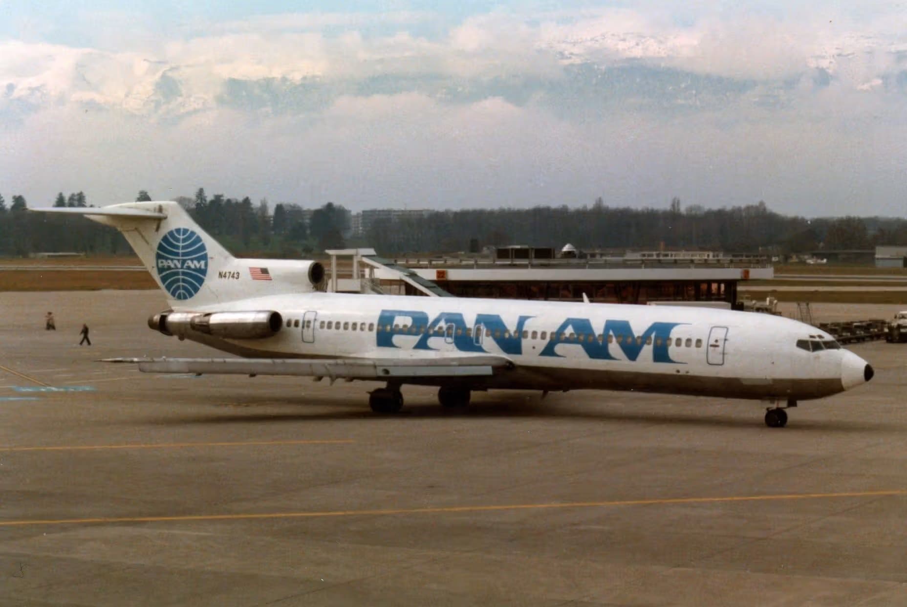 N4743 — Boeing