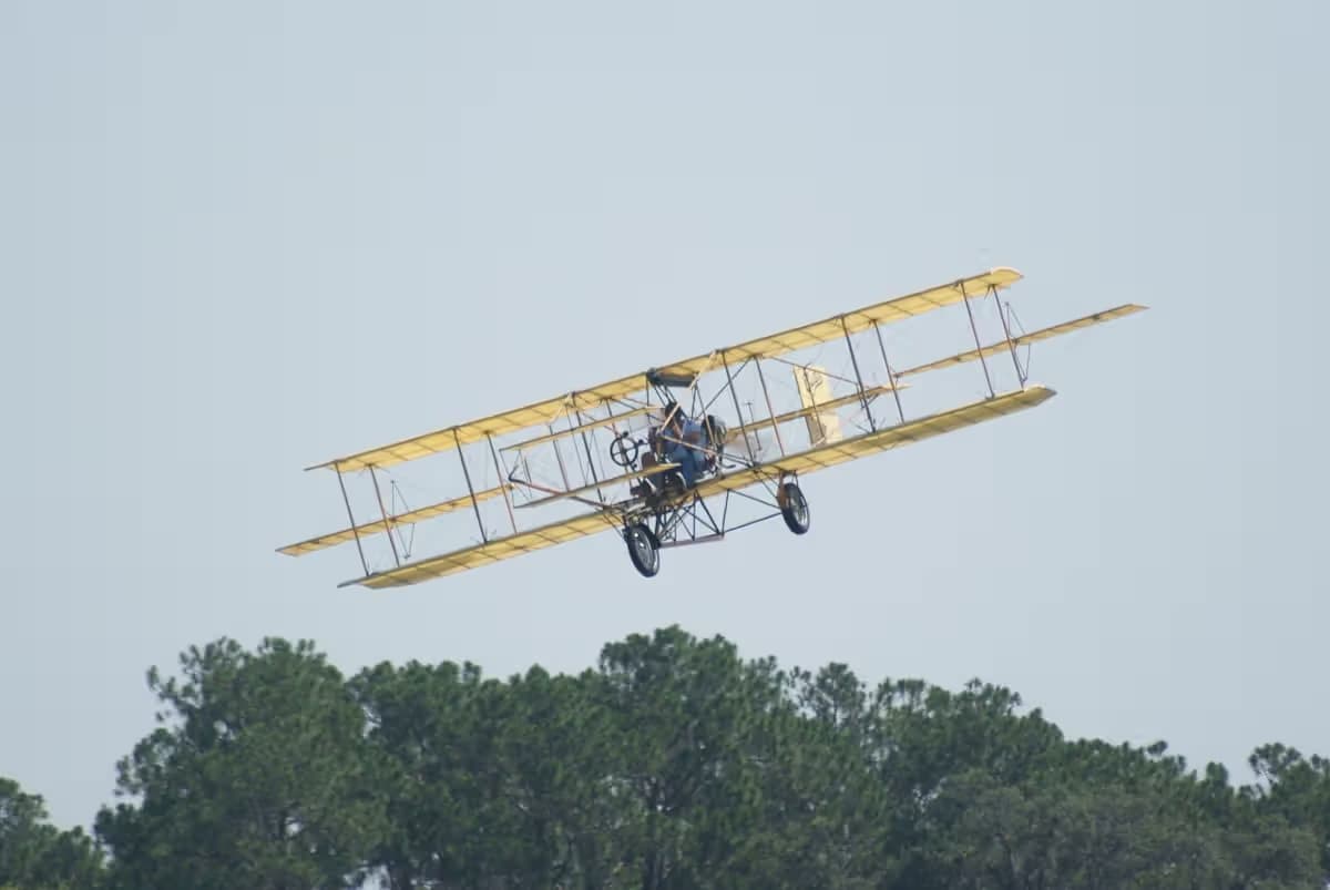 Unidentified — Aircraft