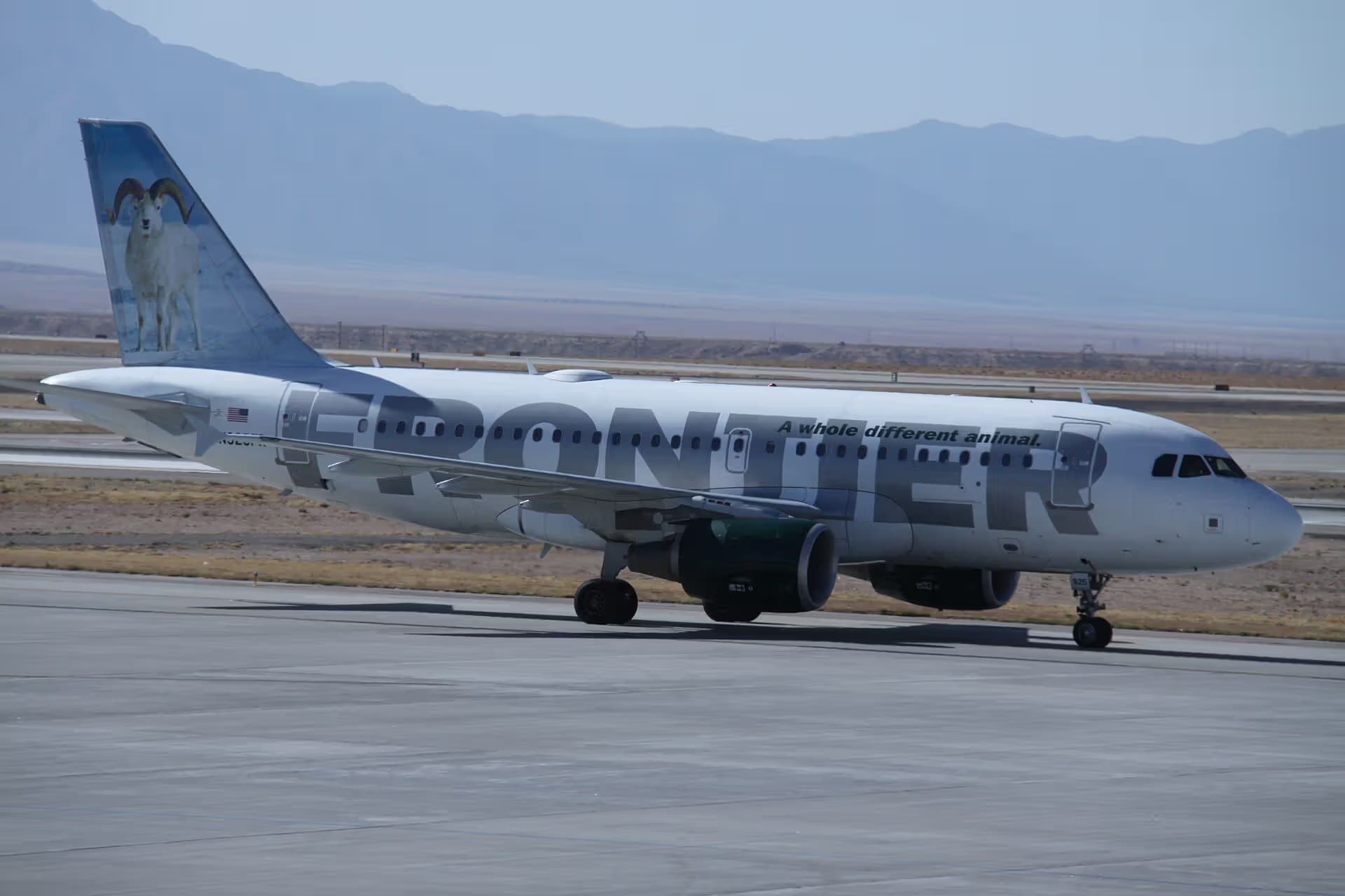 N925FR — Twin-engine aircraft