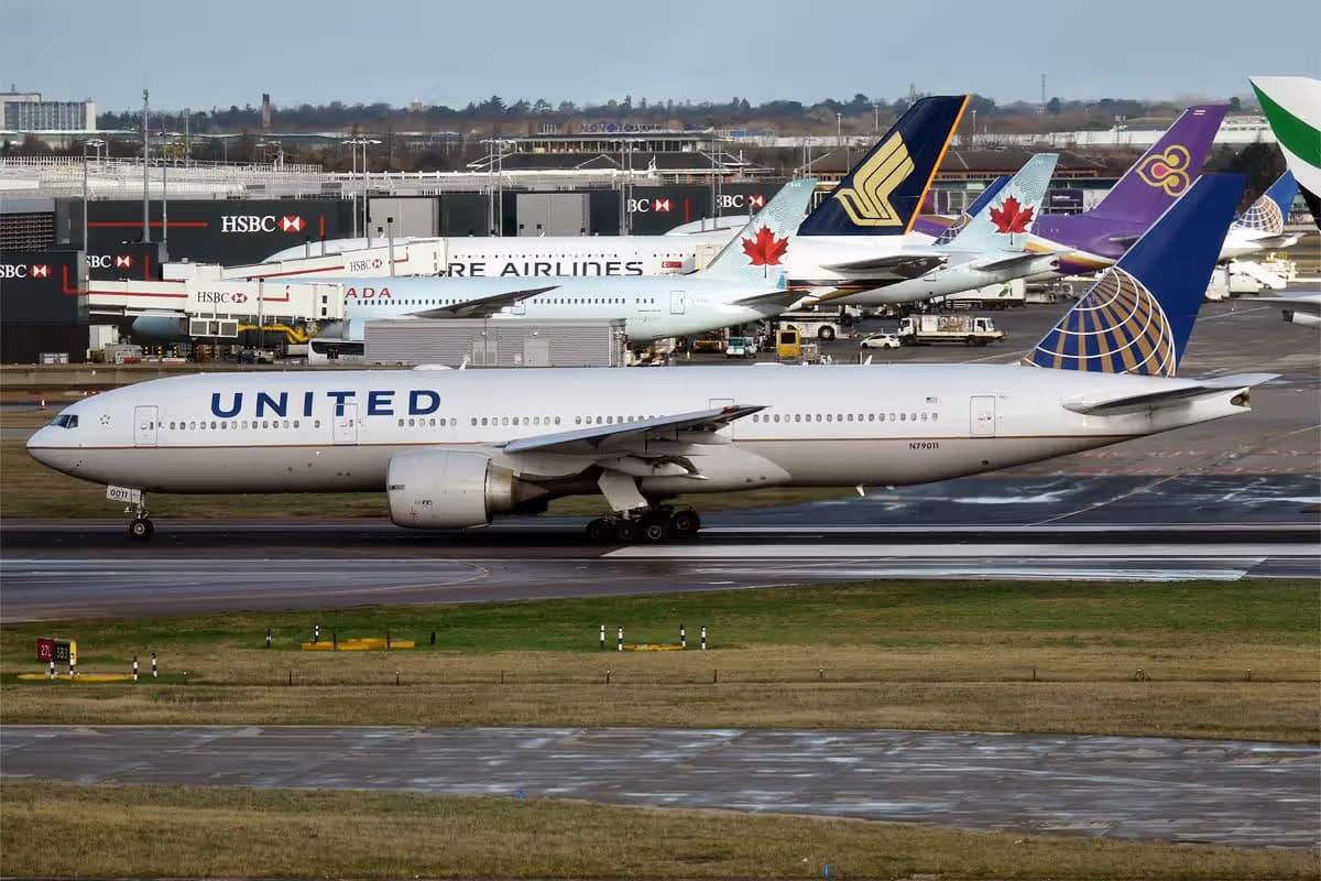 N79011 — Boeing