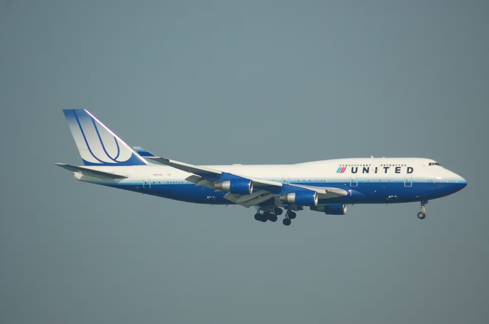 N107UA — Boeing