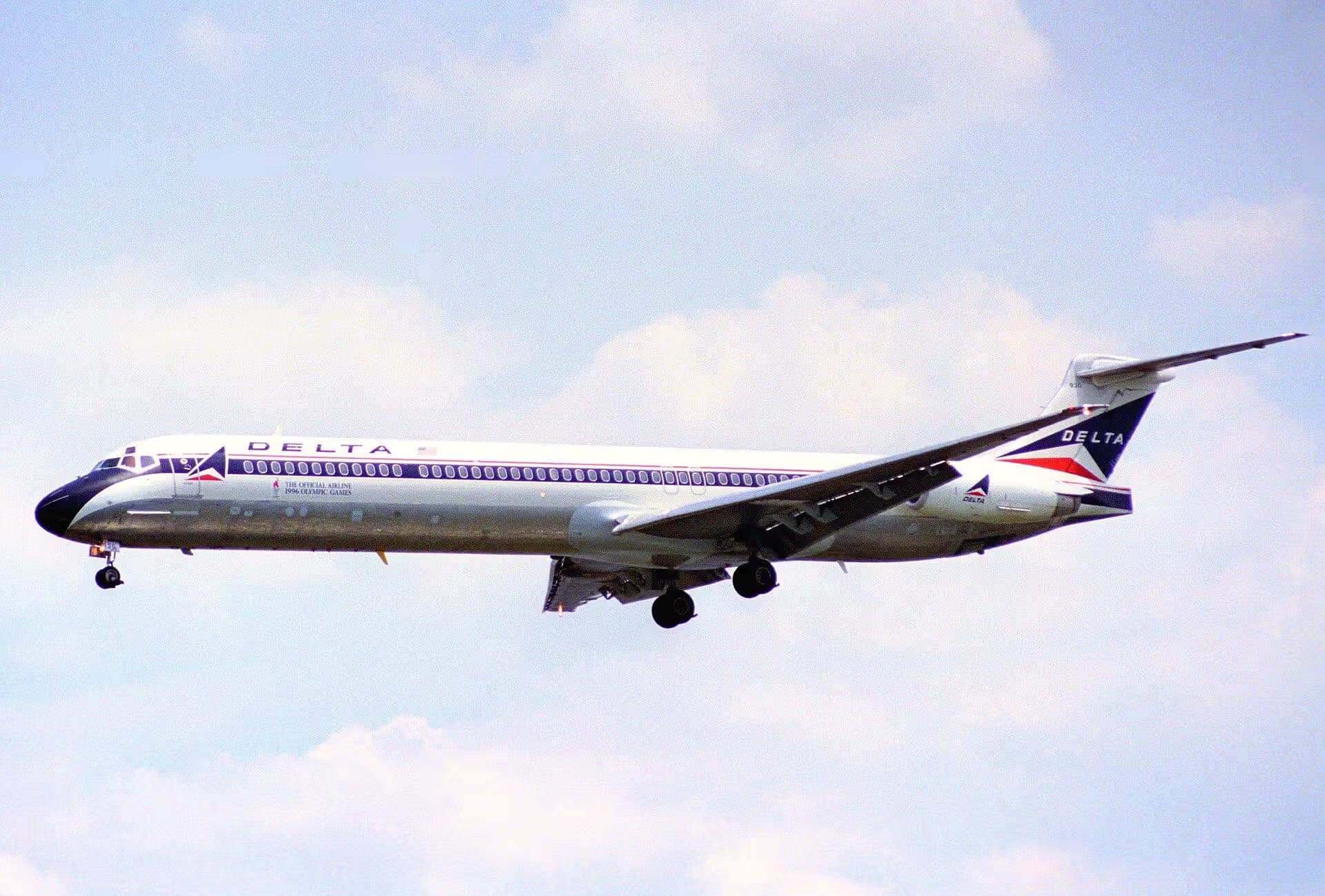 N930DL — Douglas