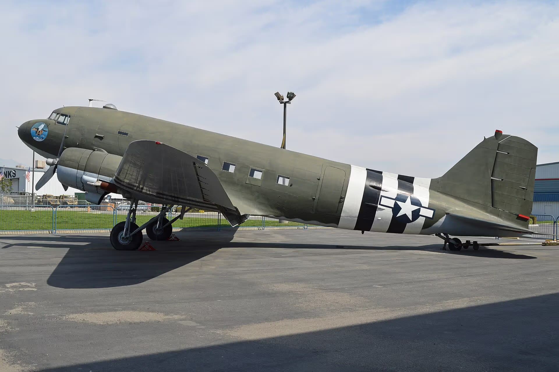 N60480 — Twin-engine aircraft