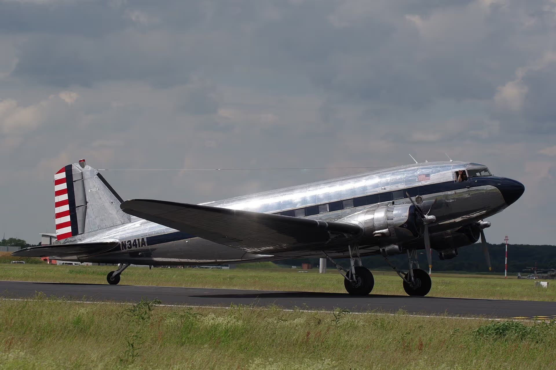 N341A — Douglas
