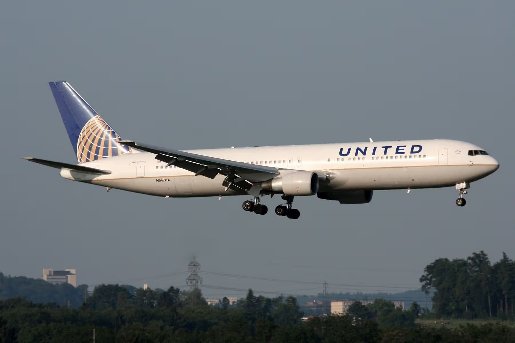 N647UA — Boeing