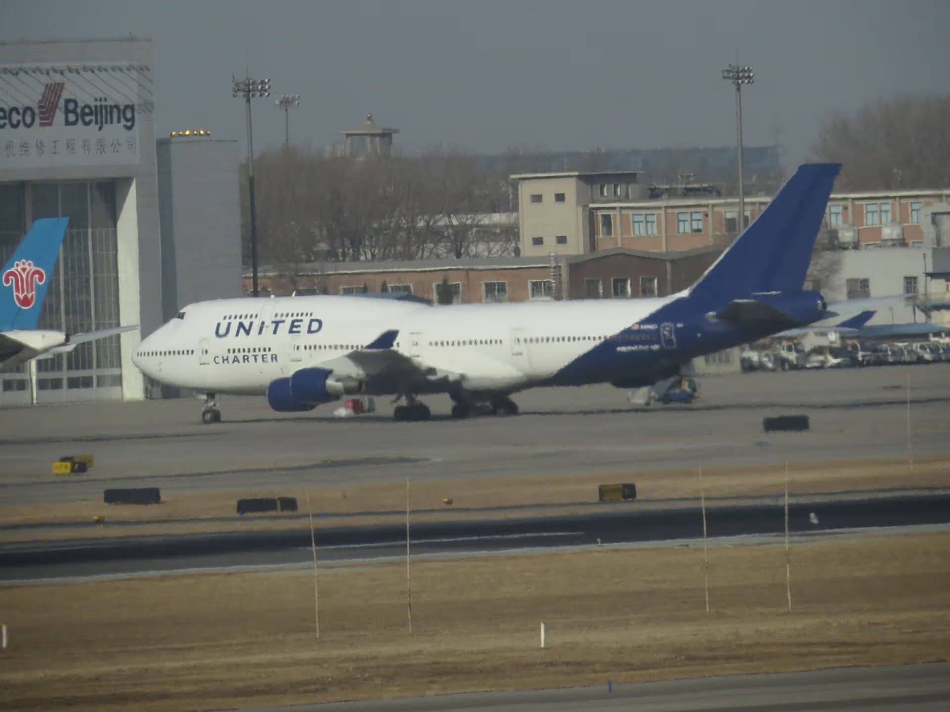 N194UA — Boeing
