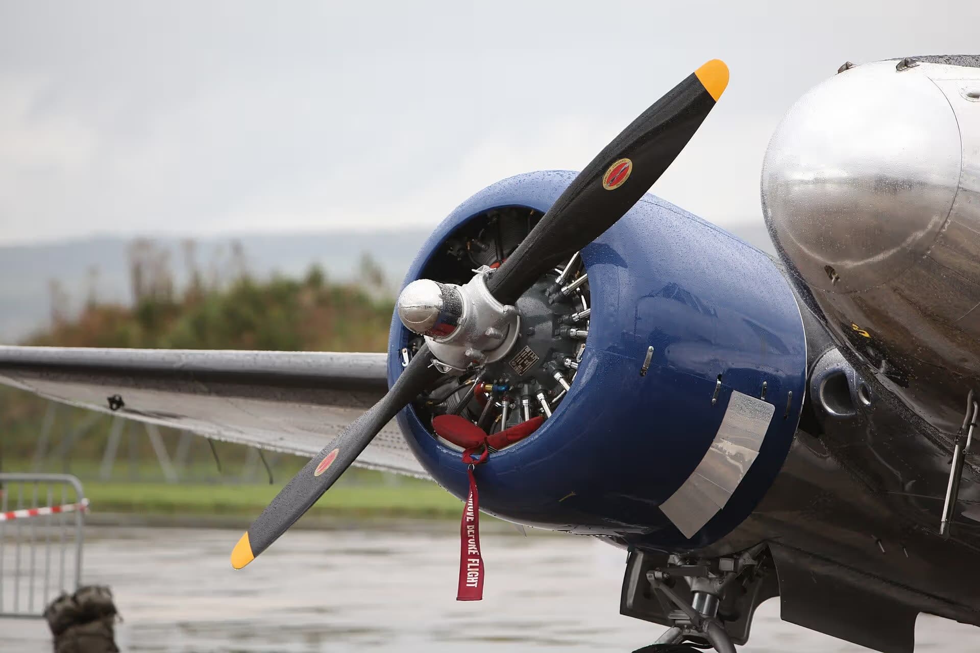 N223CM — Twin-engine aircraft