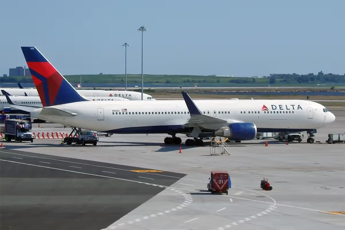 N1605 — Boeing