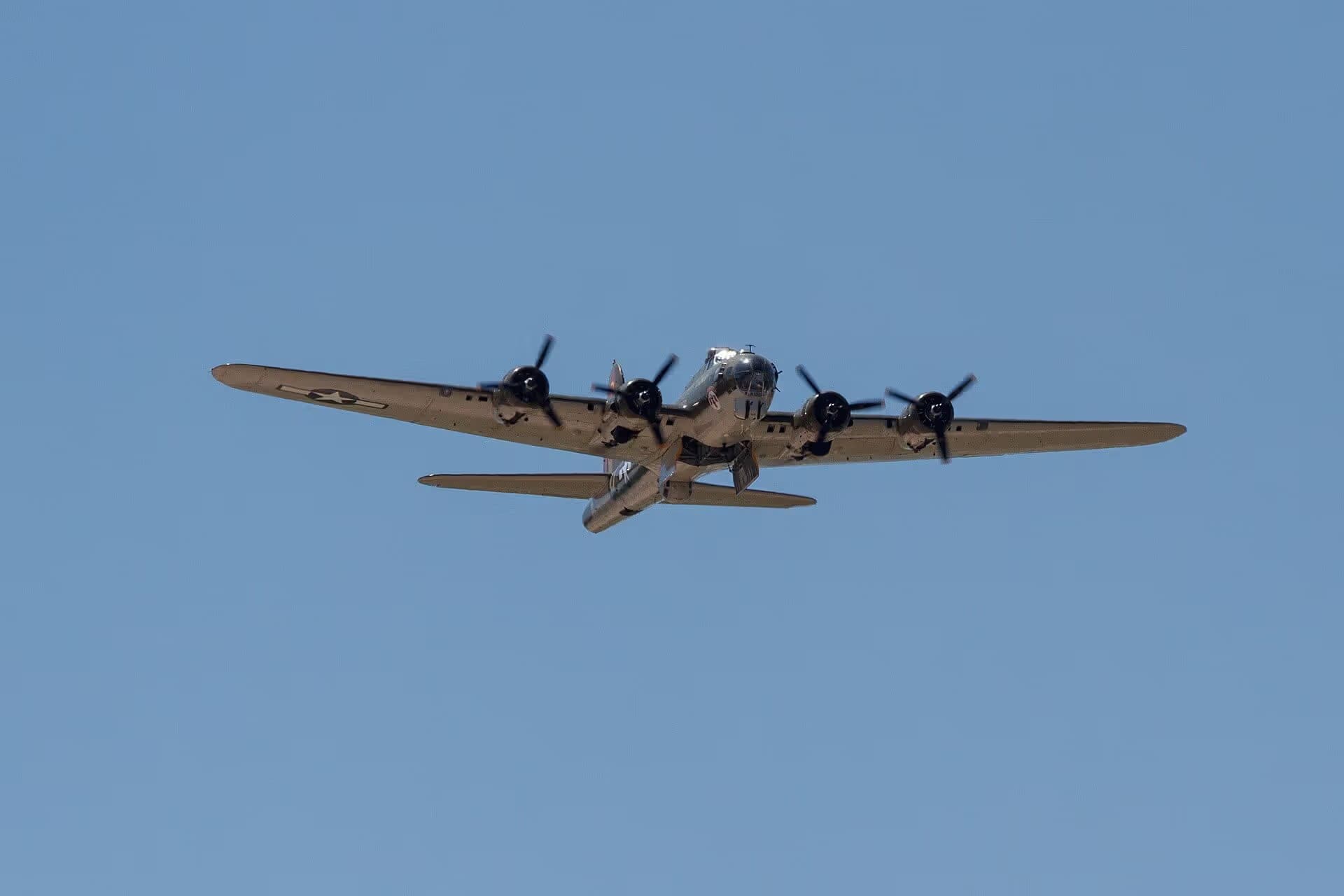 Unidentified — Aircraft at Dyess Air Force Base