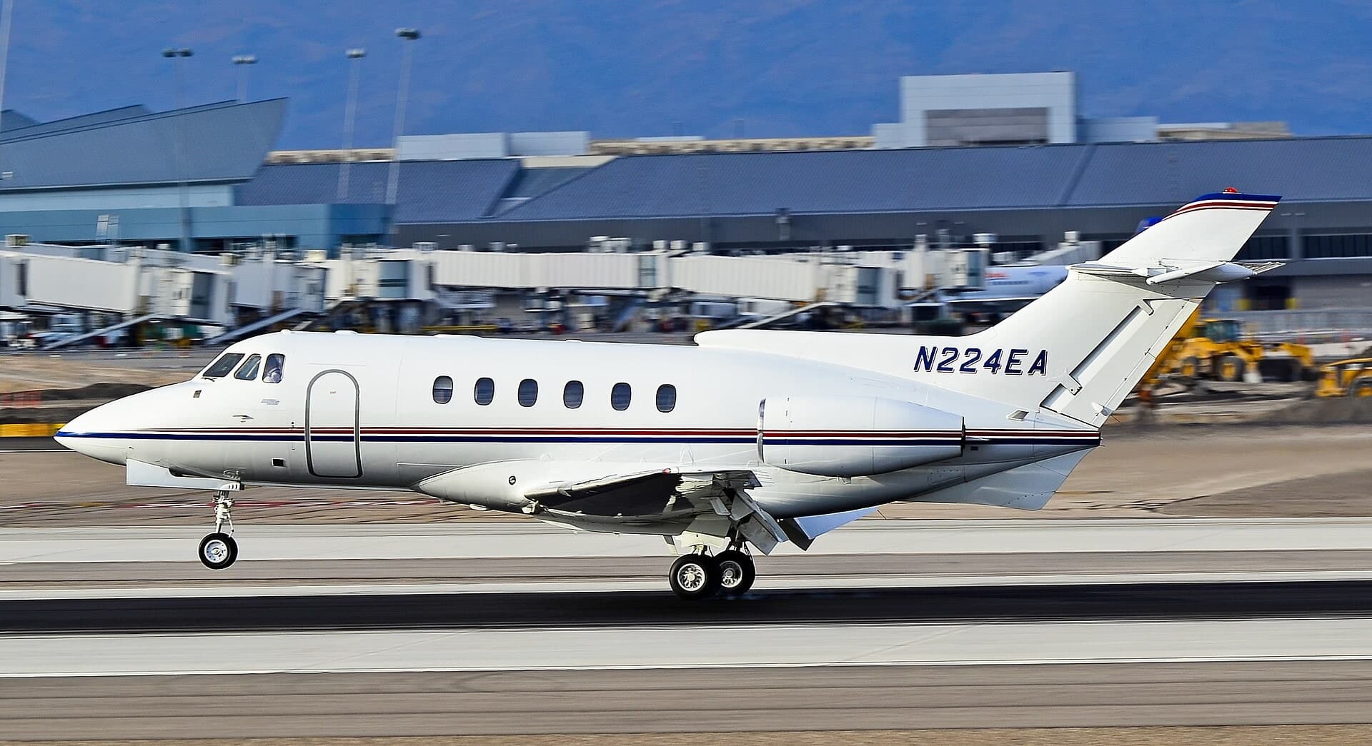 N224EA — Business jet