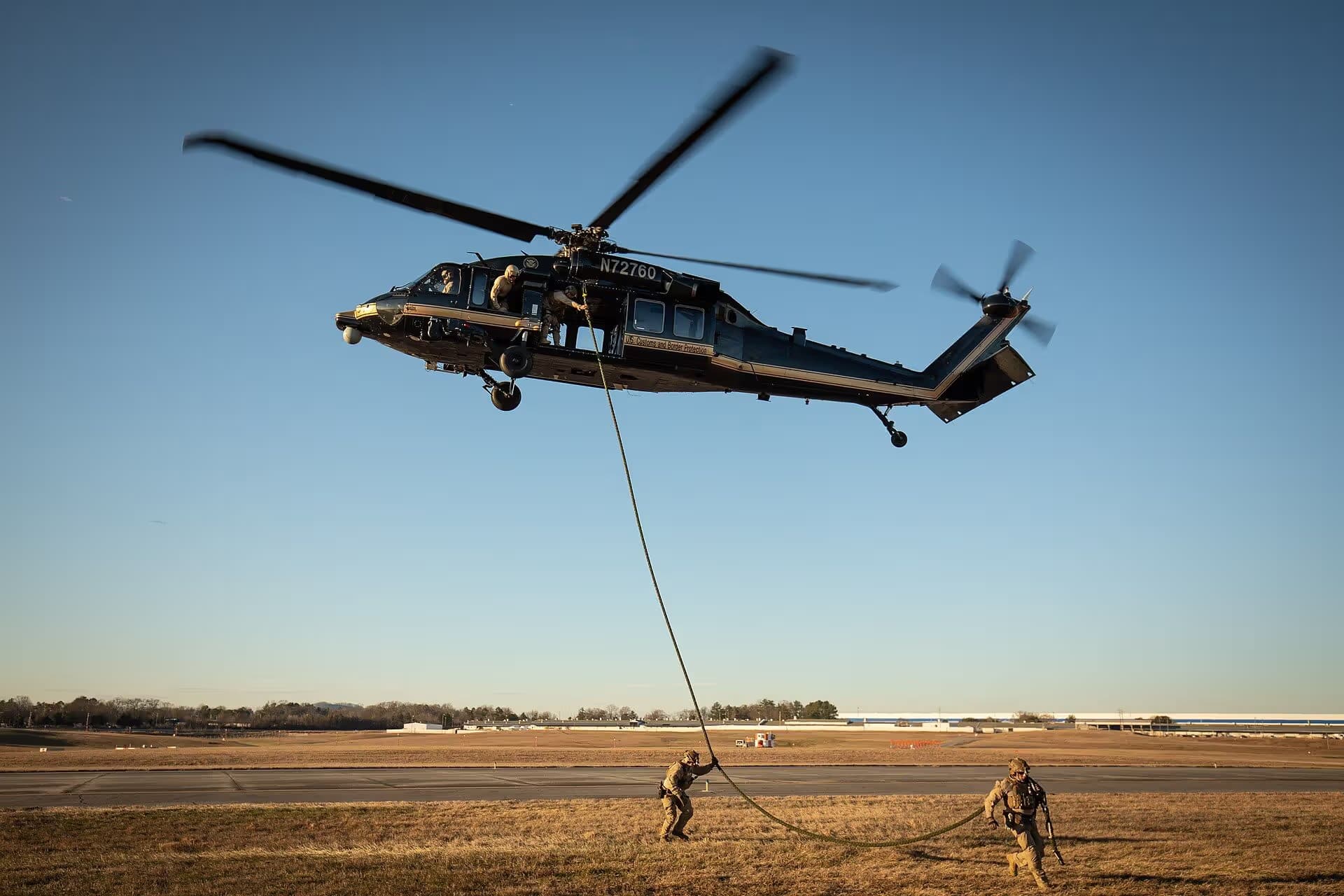 N72760 — Helicopter