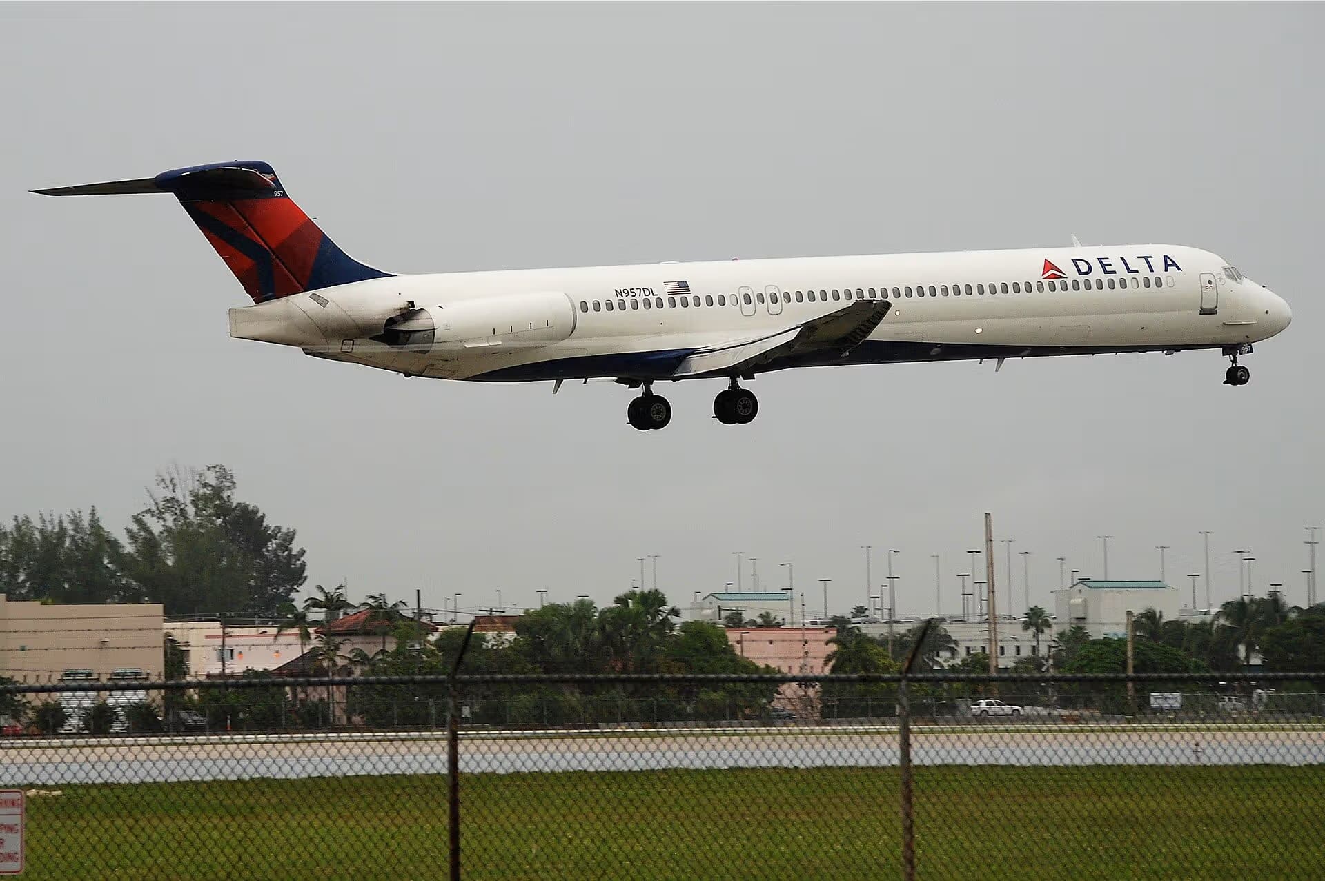 N957DL — Aircraft