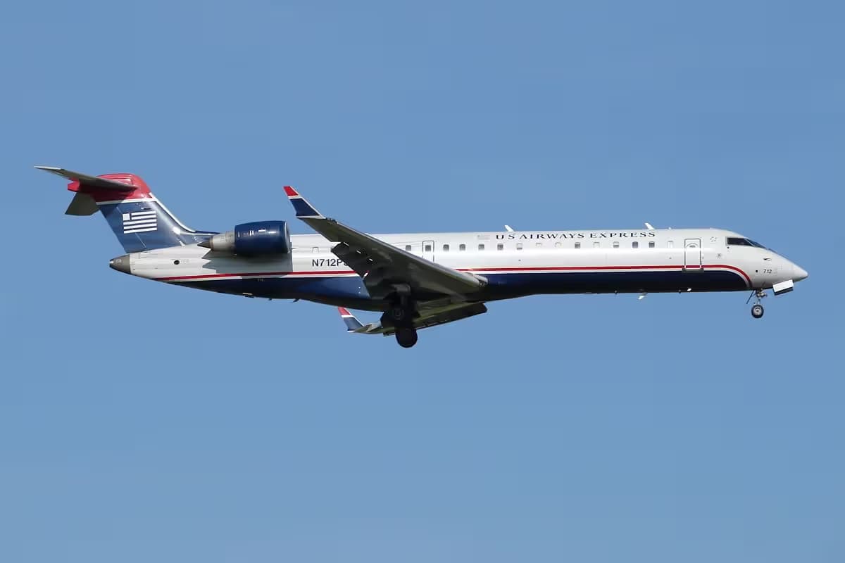 N712PS — Twin-engine aircraft
