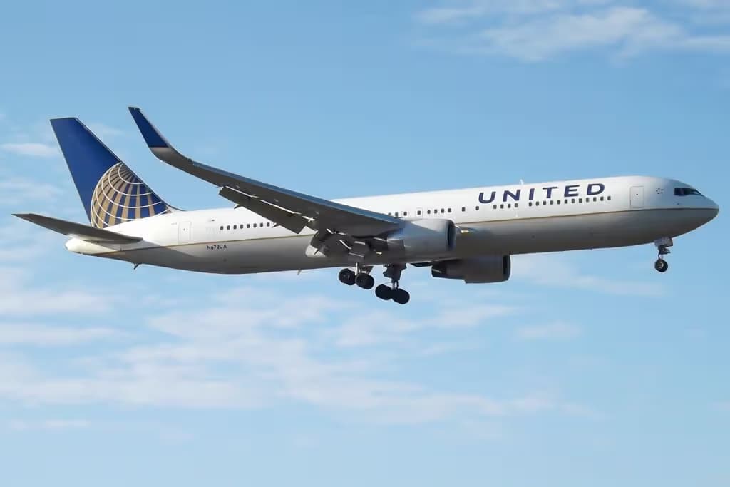 N672UA — Boeing