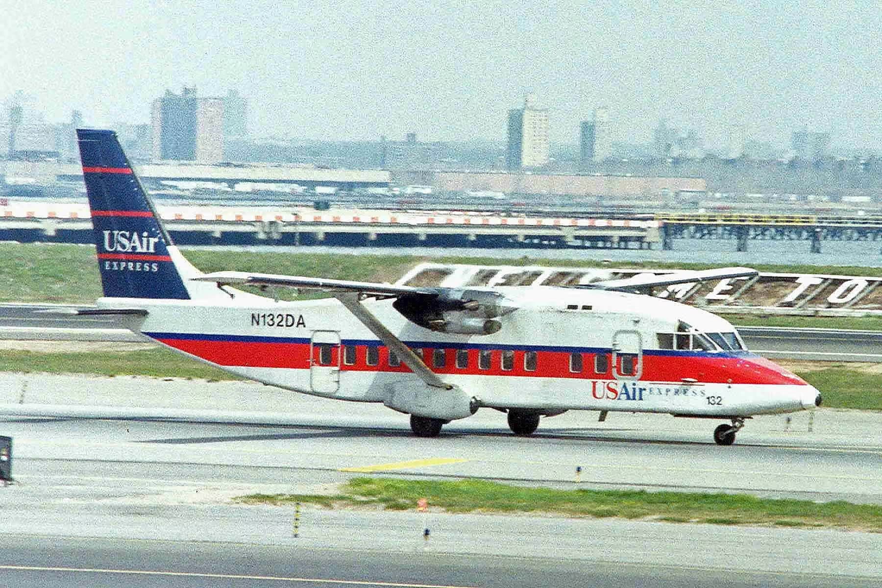 N132DA — De Havilland