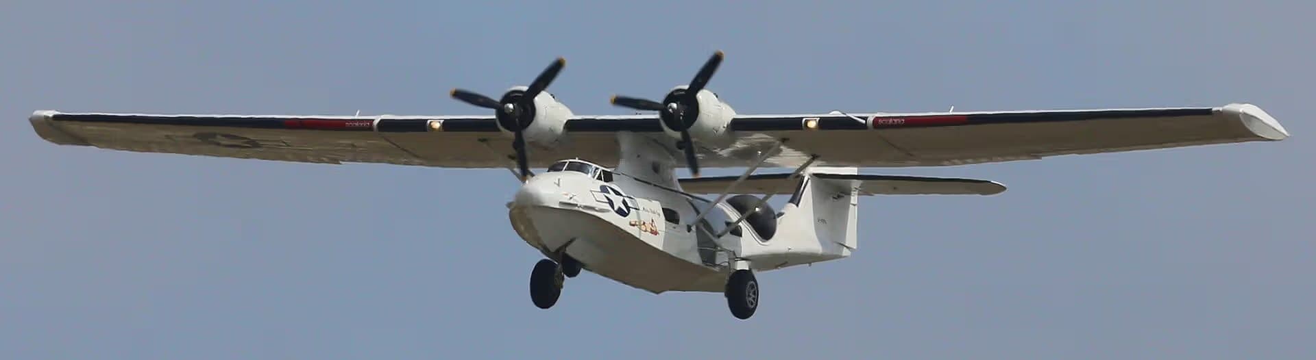 Unidentified — Twin-engine aircraft
