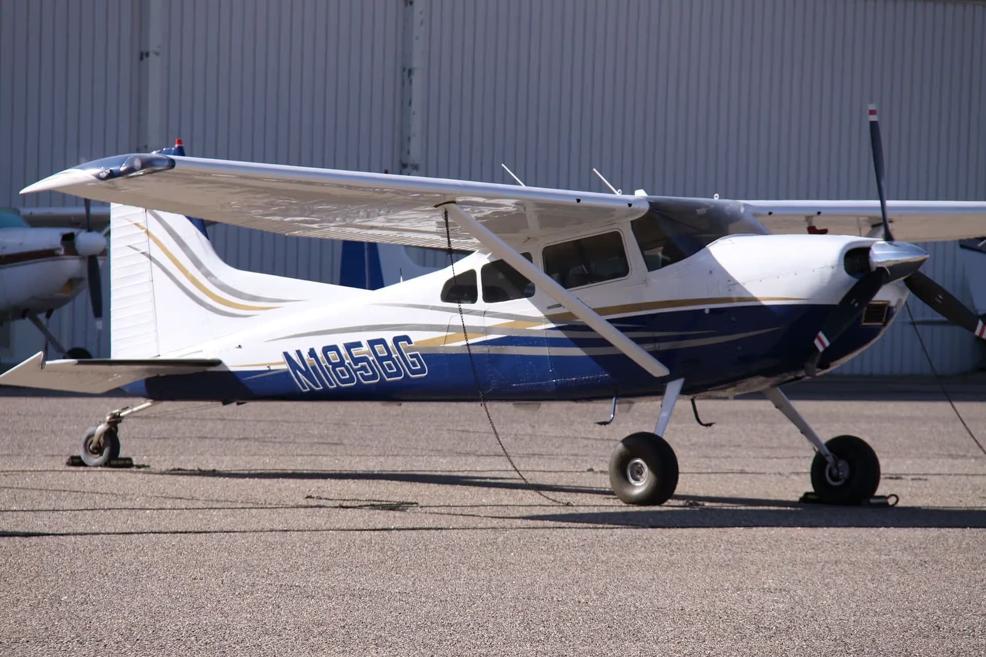 N185BG — Cessna