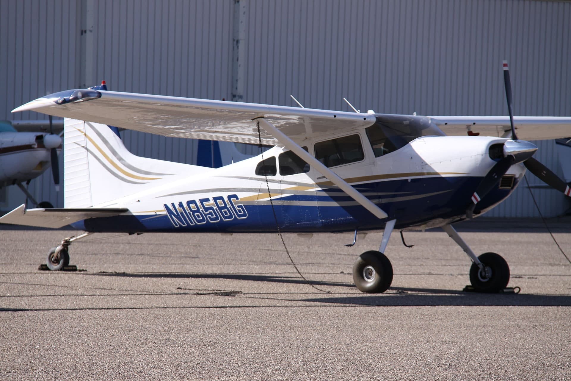 N185BG — Cessna