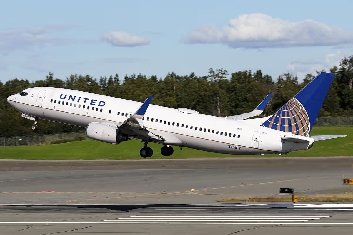 N76517 — Boeing