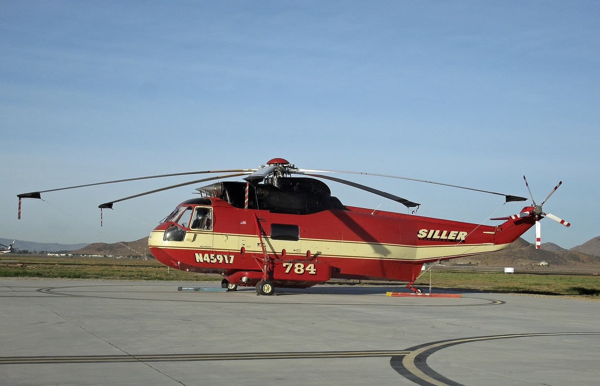 N45917 — Helicopter