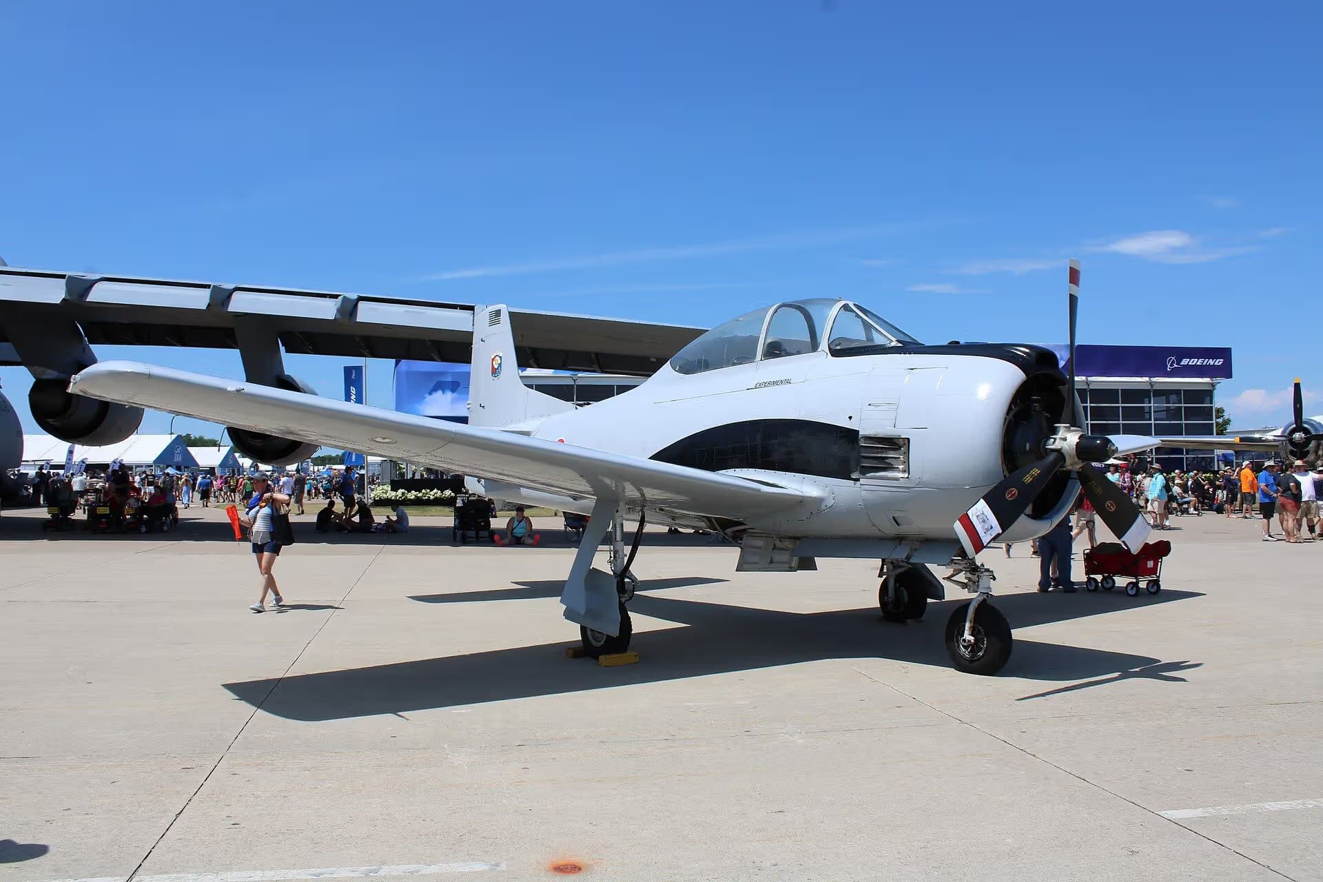 N28DE — Boeing