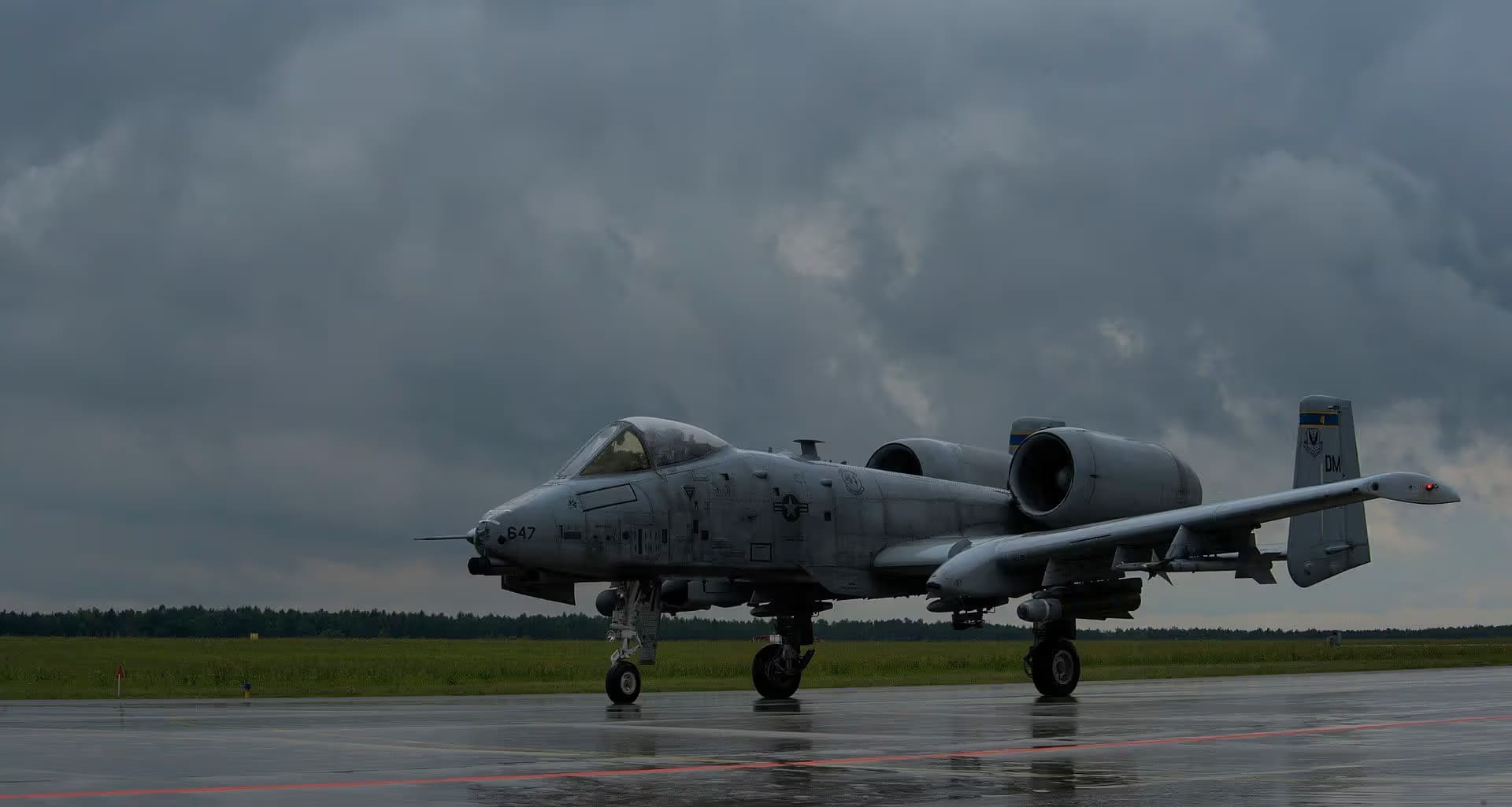 Unidentified — Twin-engine aircraft