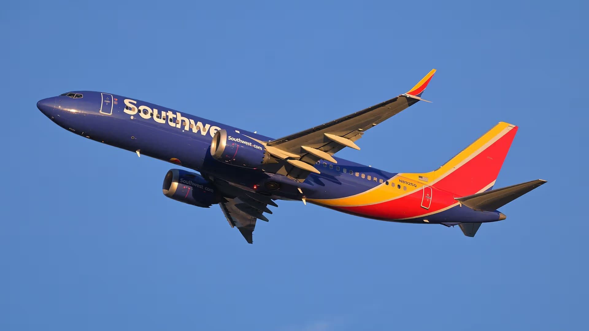 N8925Q — Boeing