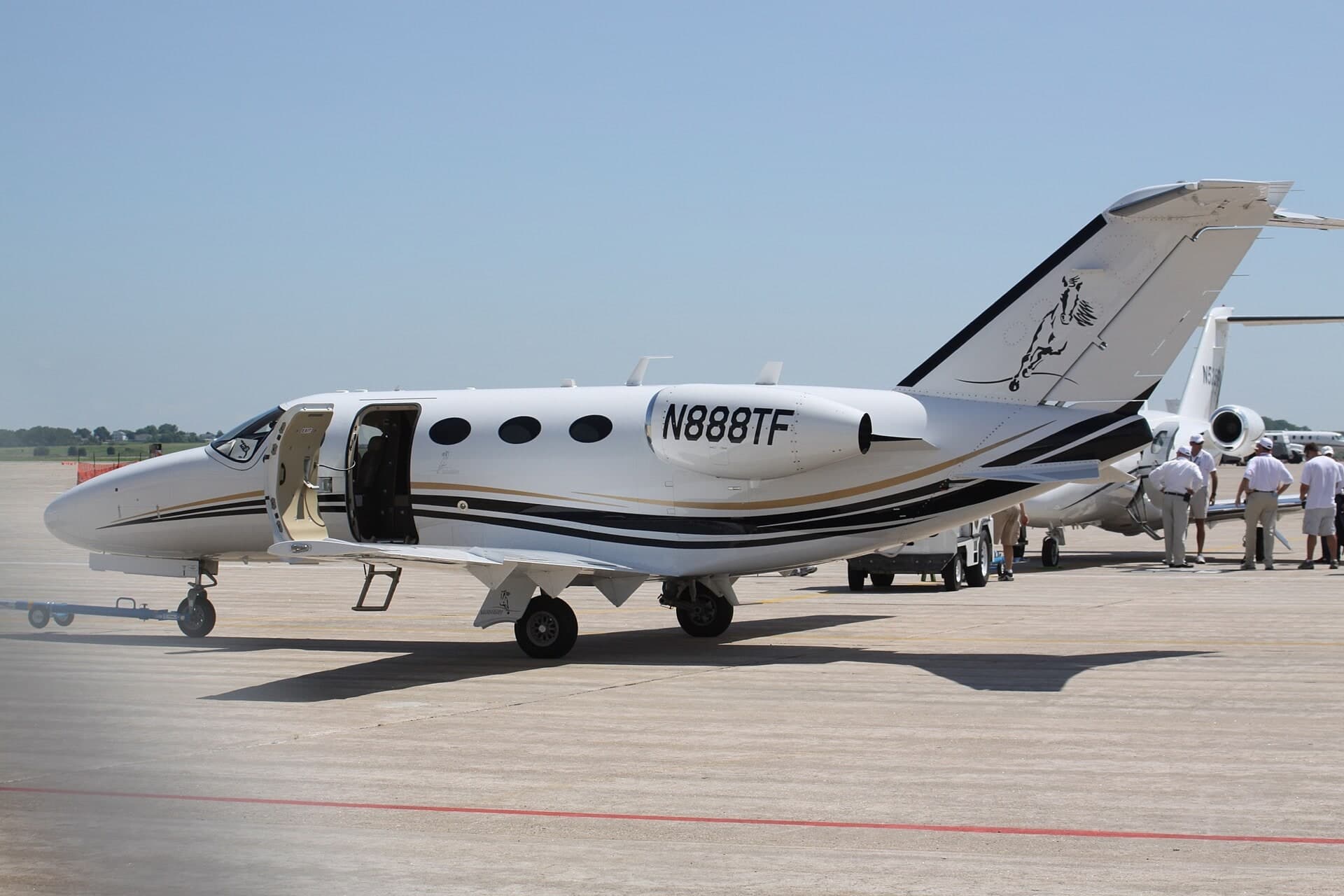 N888TF — Business jet
