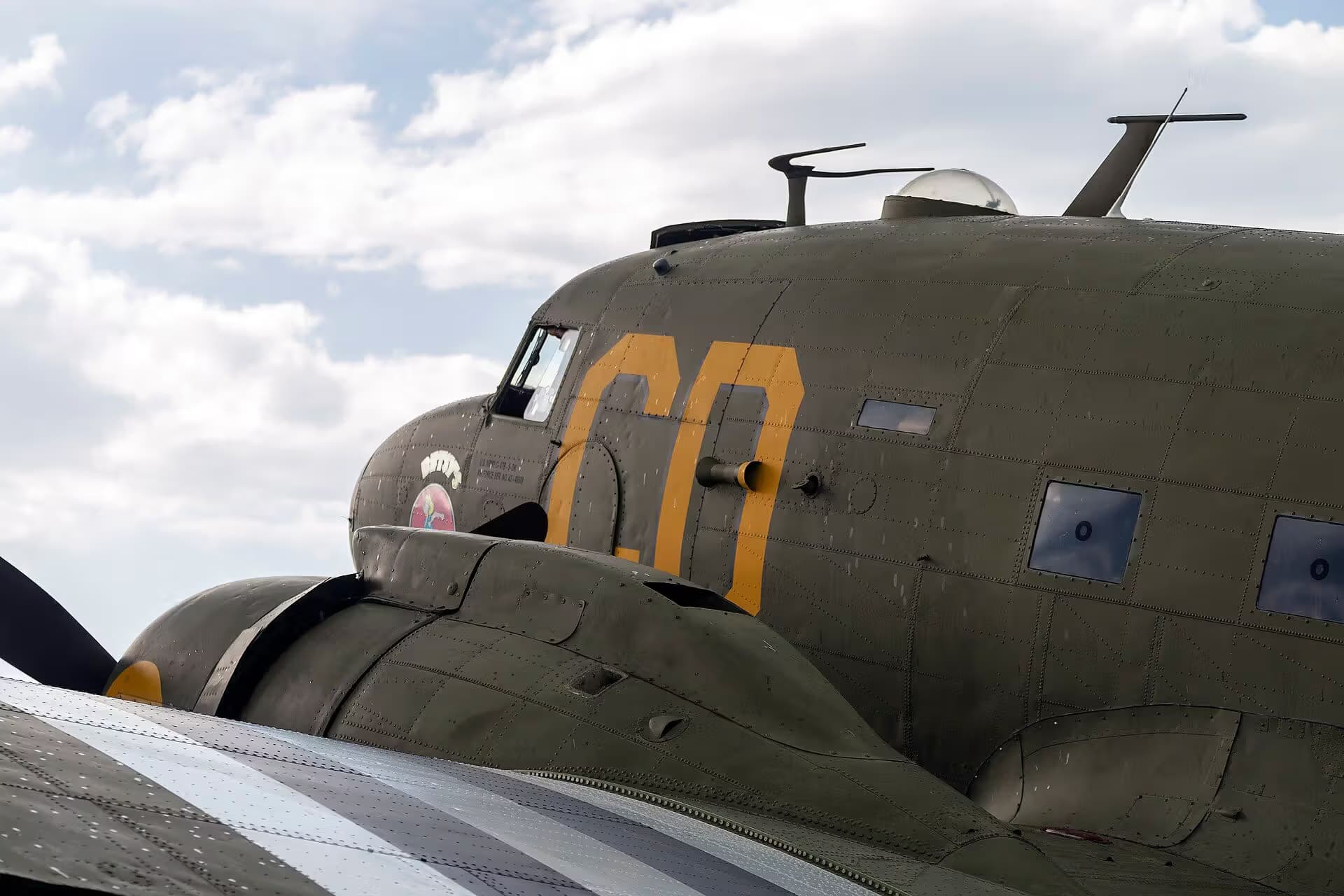 N47SJ — Douglas