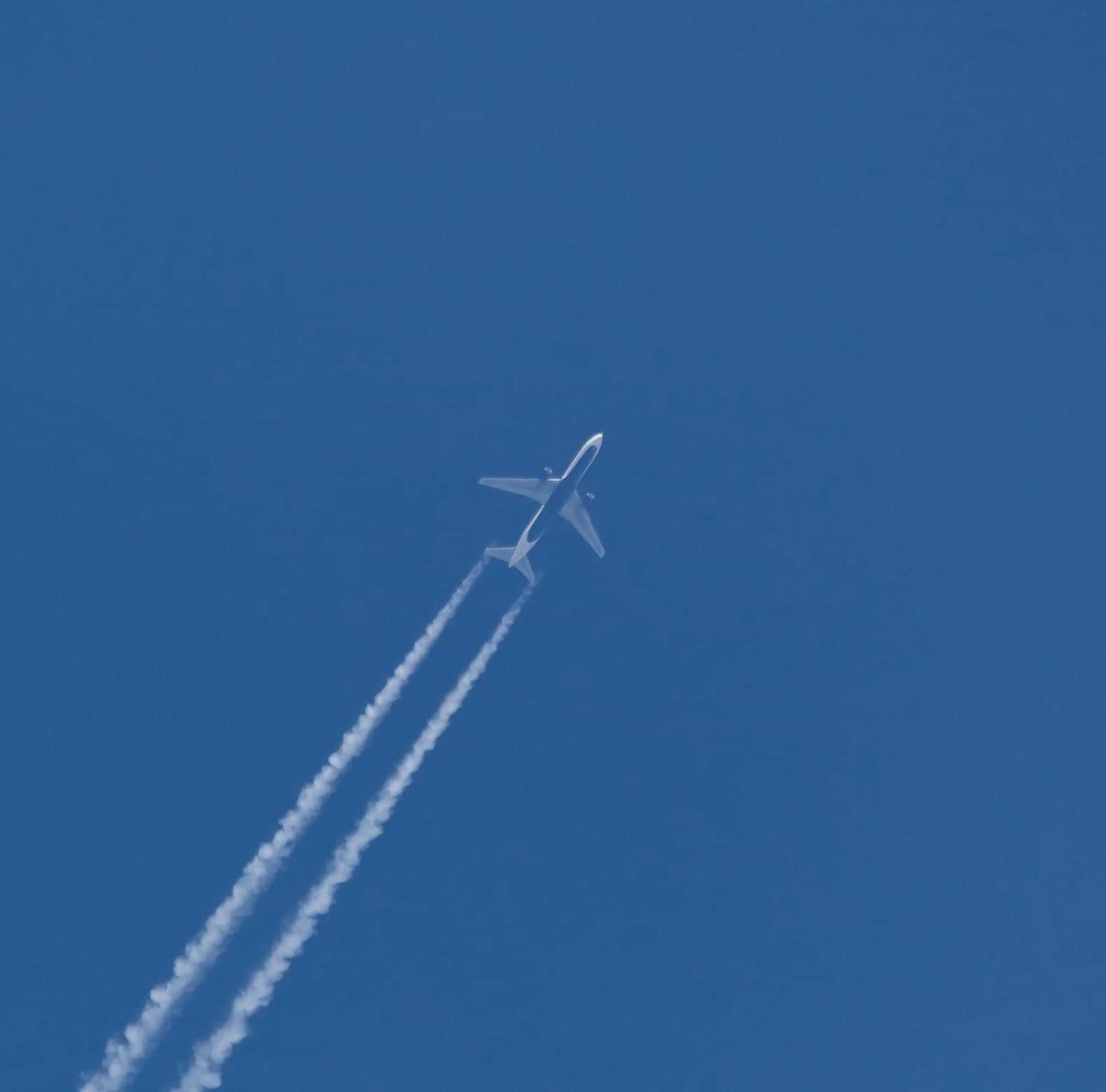 N178DZ — Twin-engine aircraft