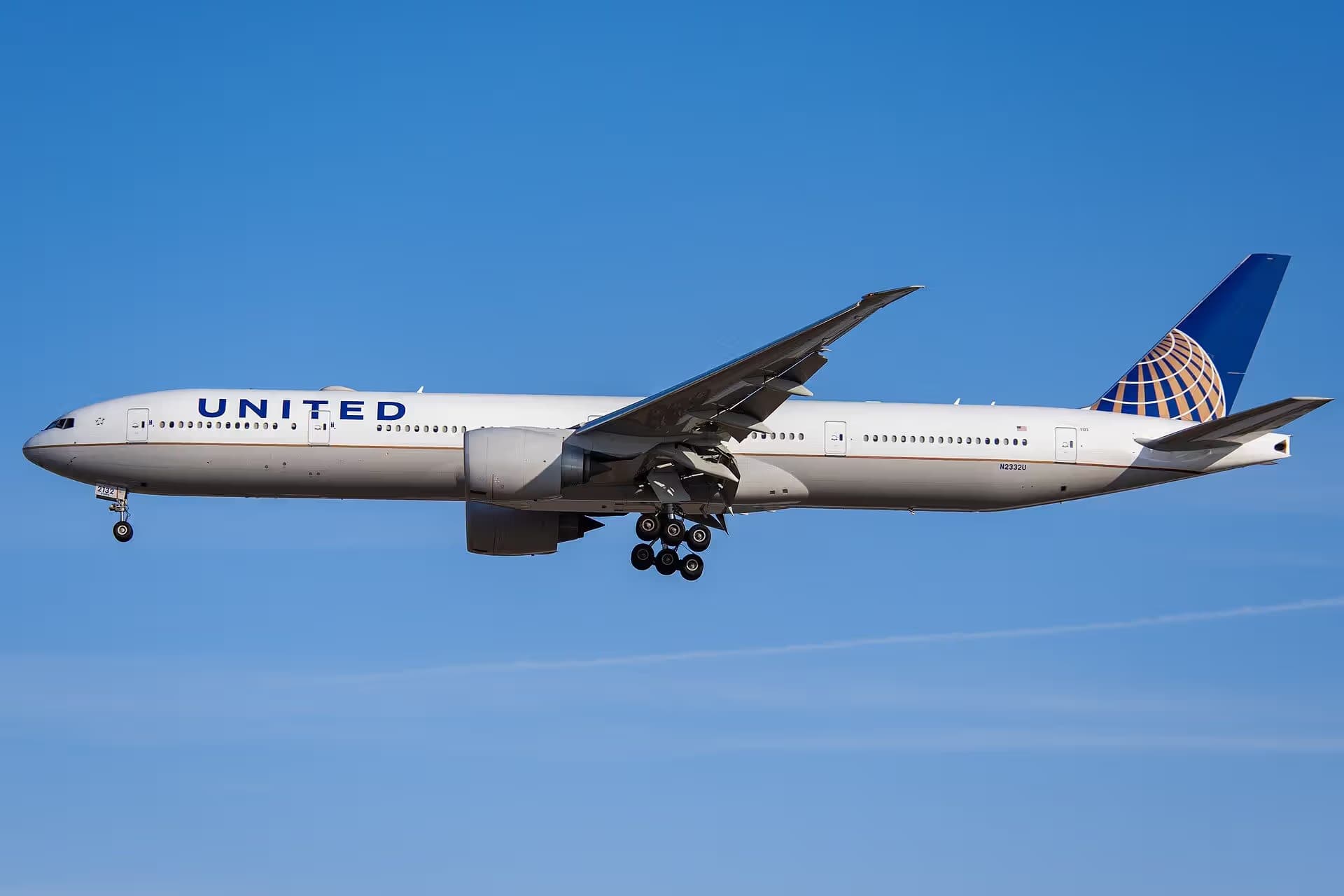 N2332U — Boeing