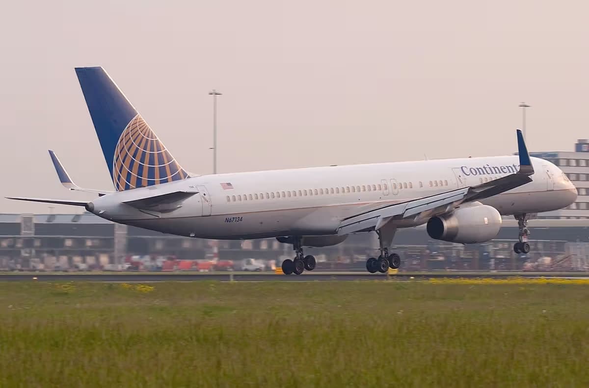 N67134 — Boeing