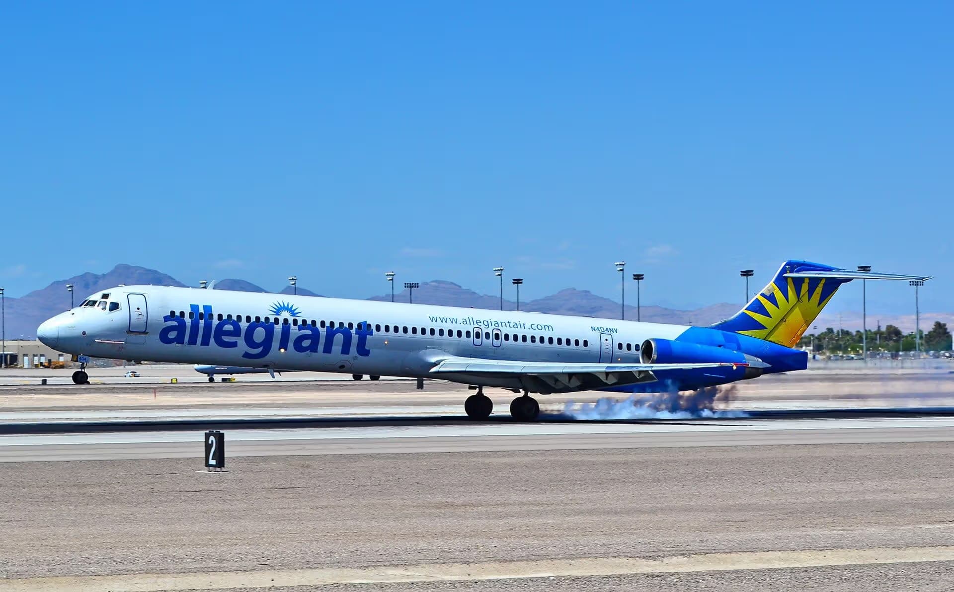 N404NV — Twin-engine aircraft