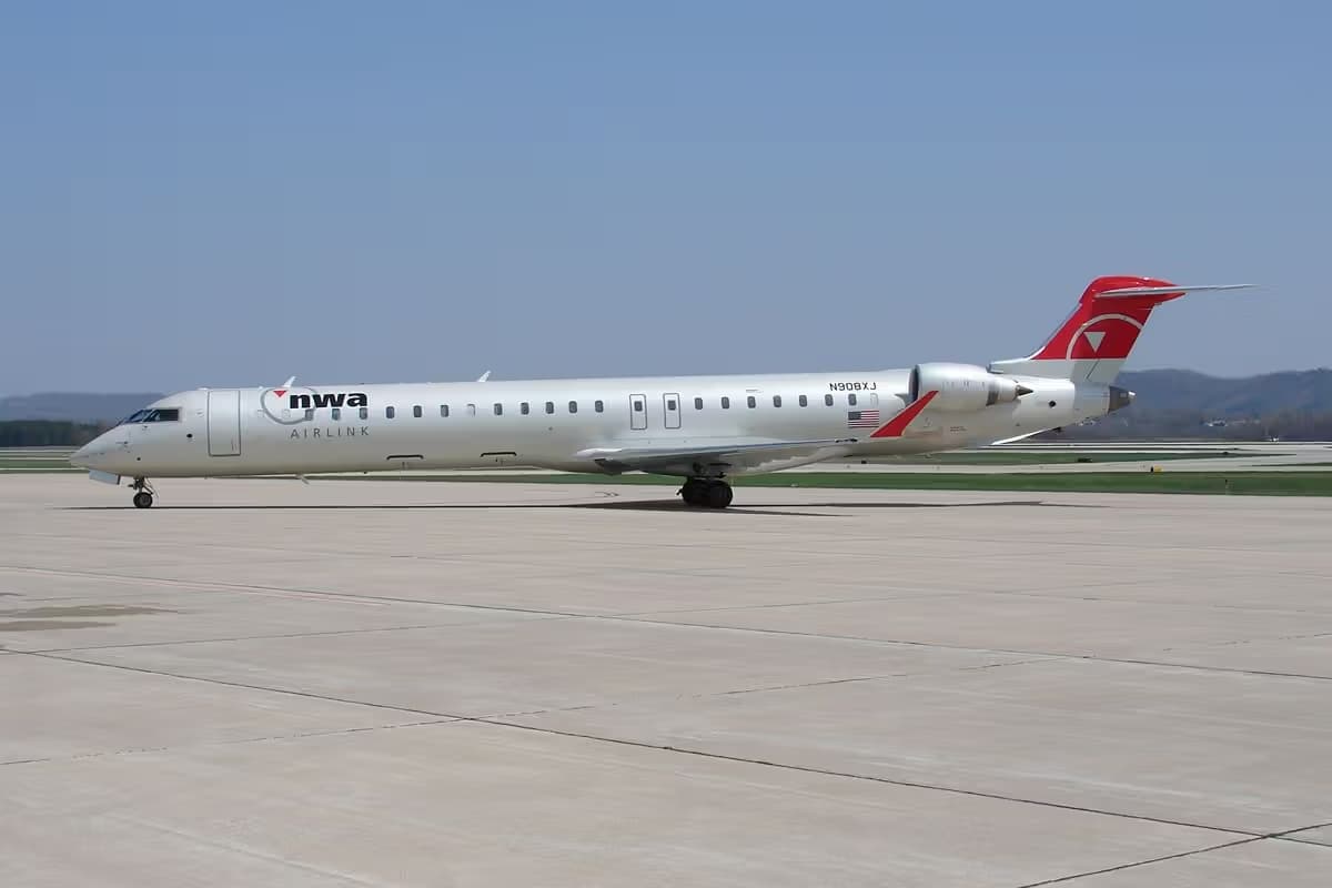N908XJ — Bombardier