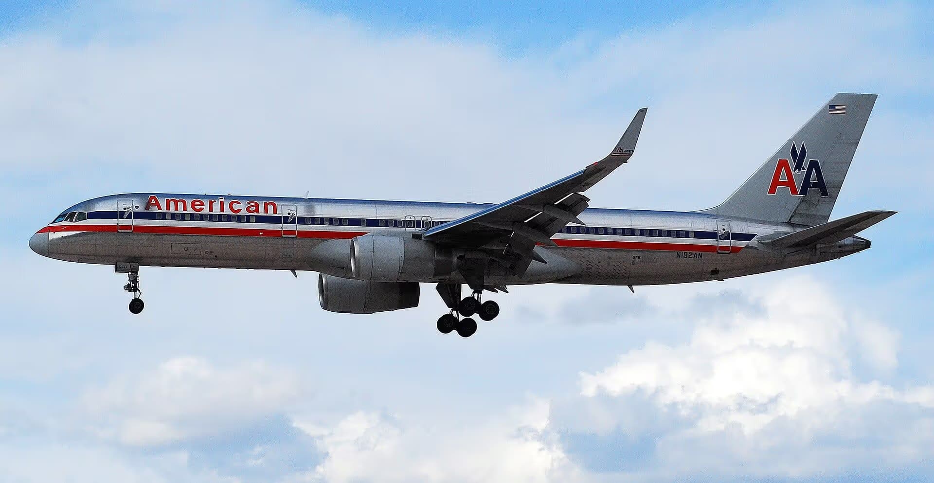 N192AN — Twin-engine aircraft
