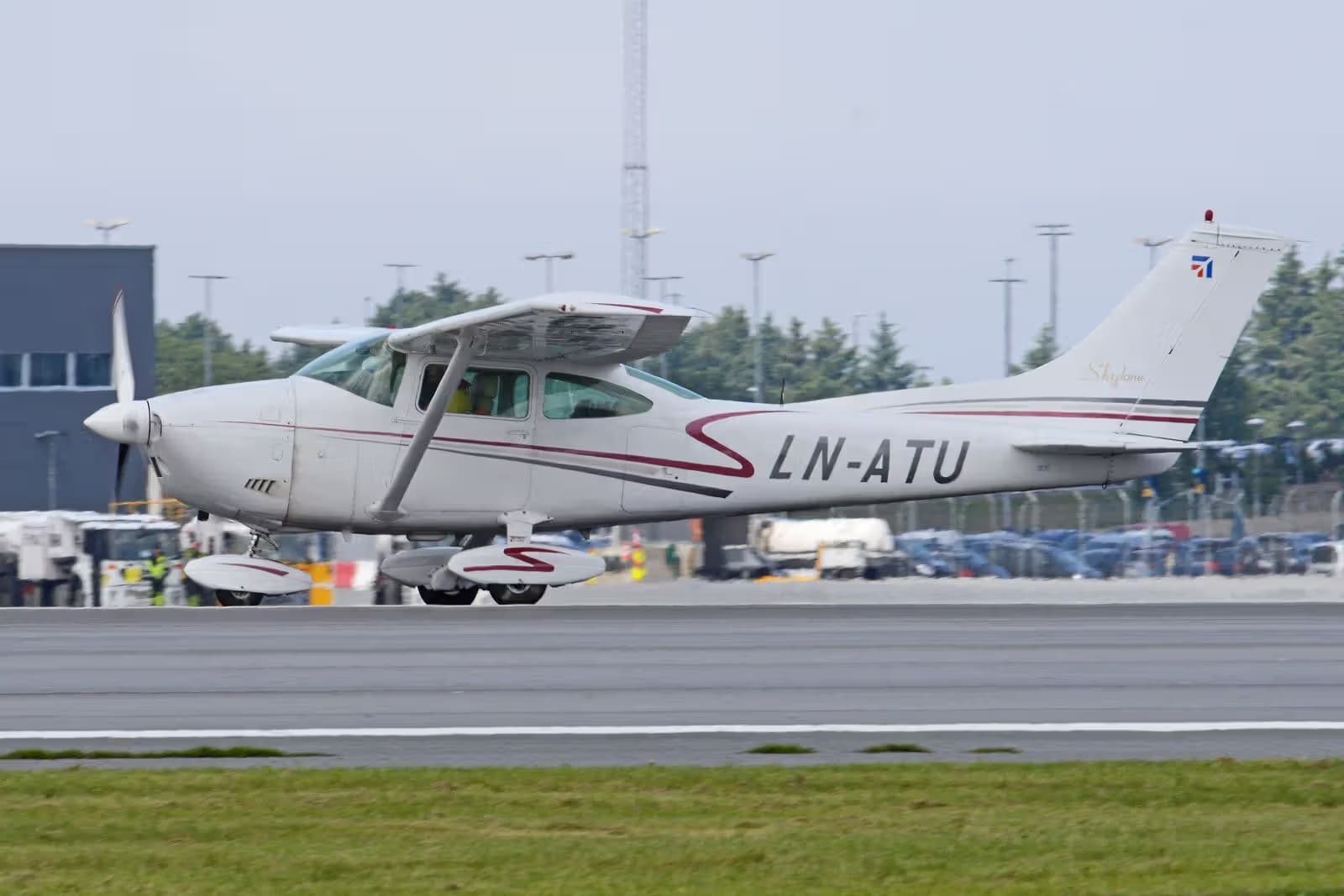 LN-ATU — Cessna