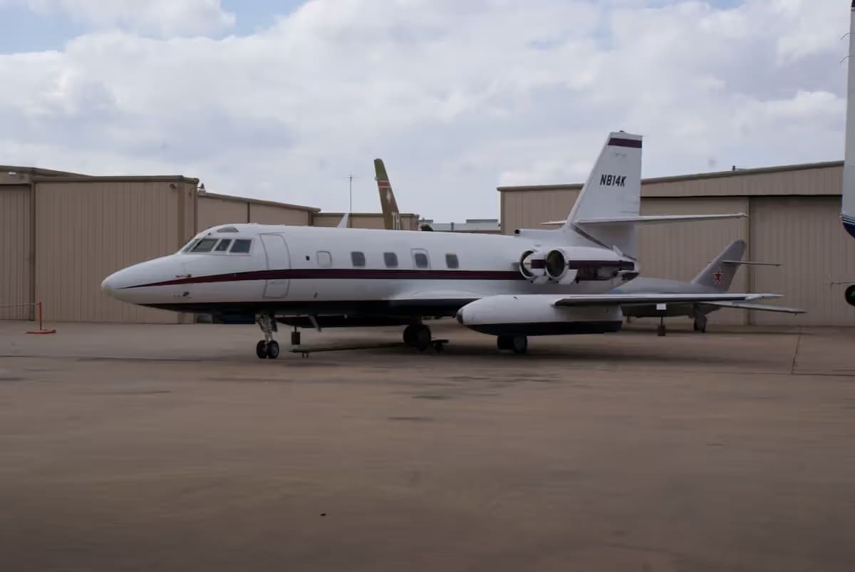 Unidentified — Business jet