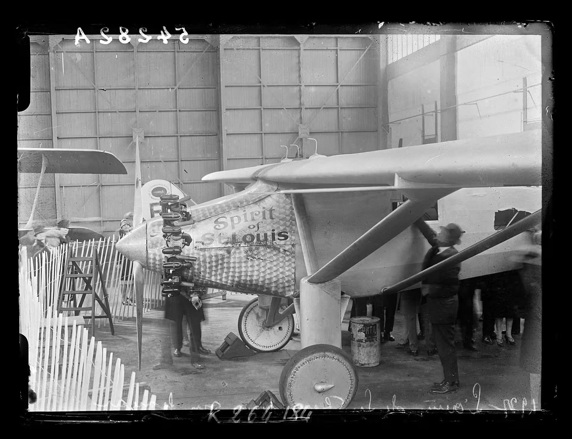 Unidentified — Single-engine aircraft