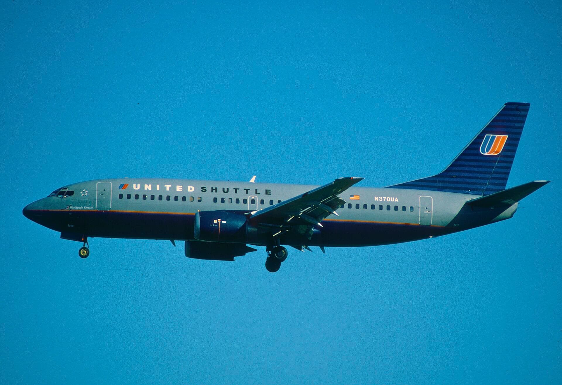 N370UA — Twin-engine aircraft