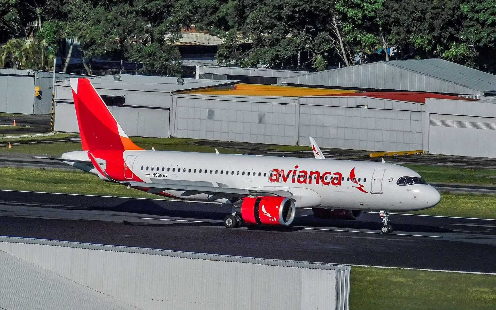 N966AV — Airbus at La Aurora International Airport