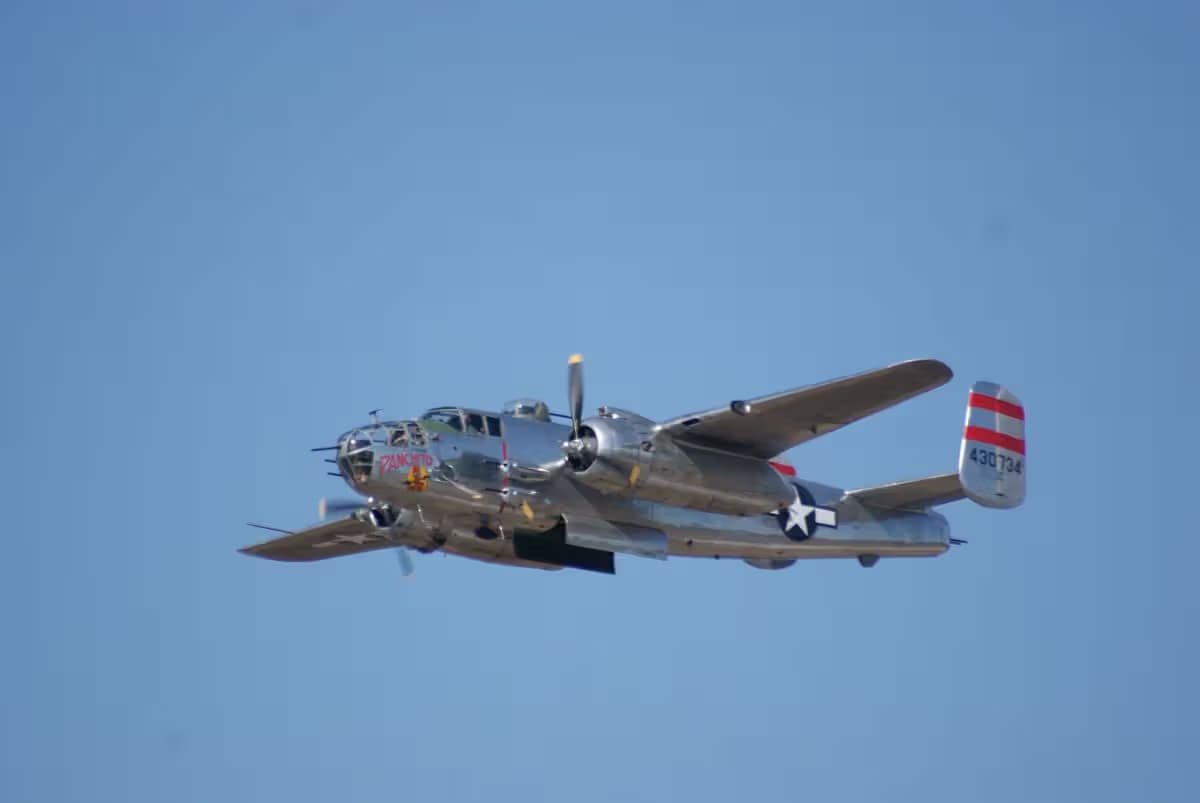 Unidentified — Twin-engine aircraft
