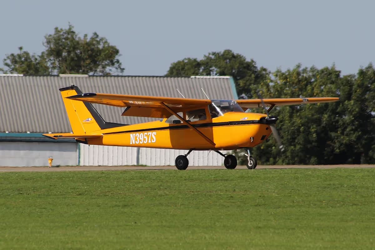 N3957S — Single-engine aircraft