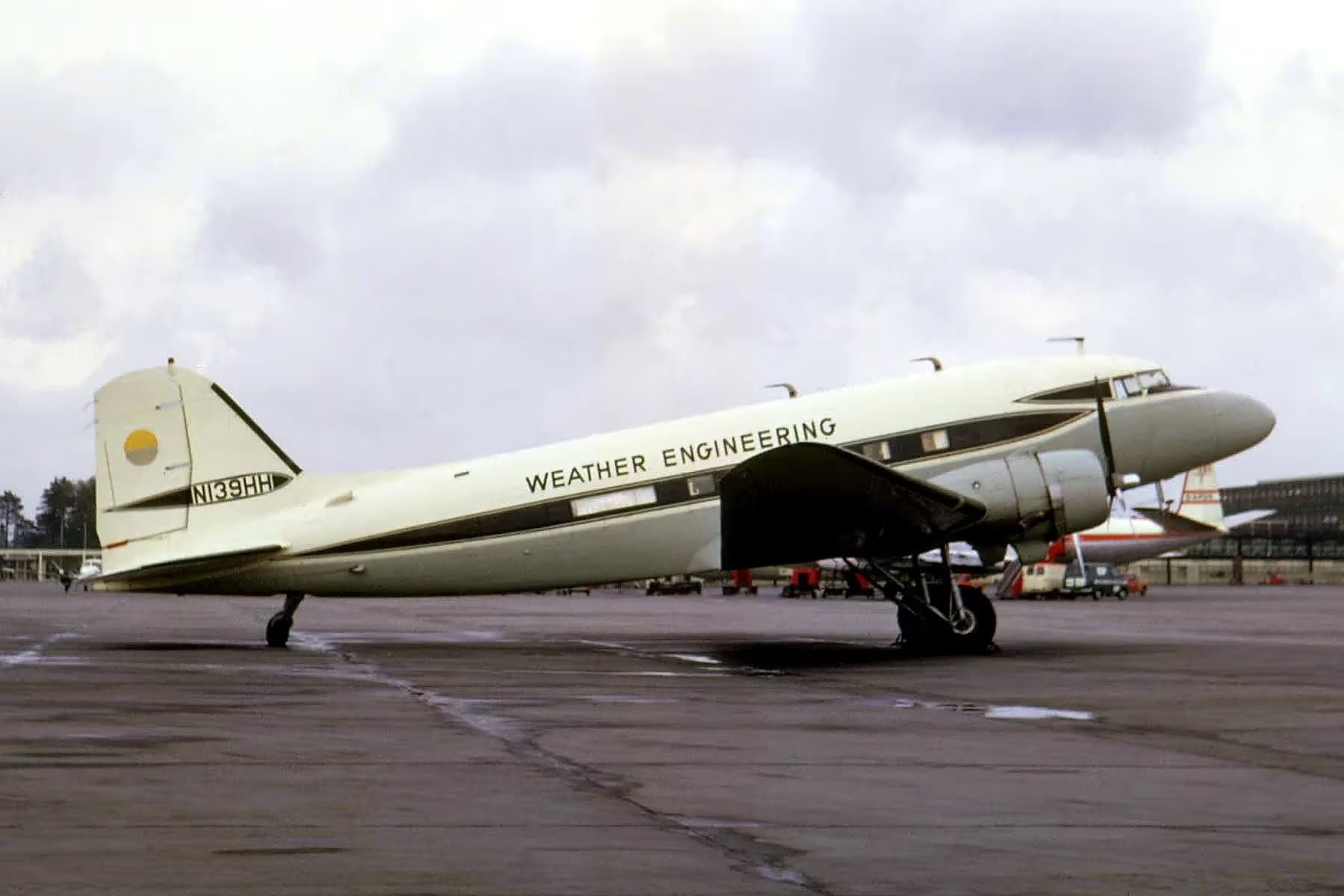 N139HH — Douglas