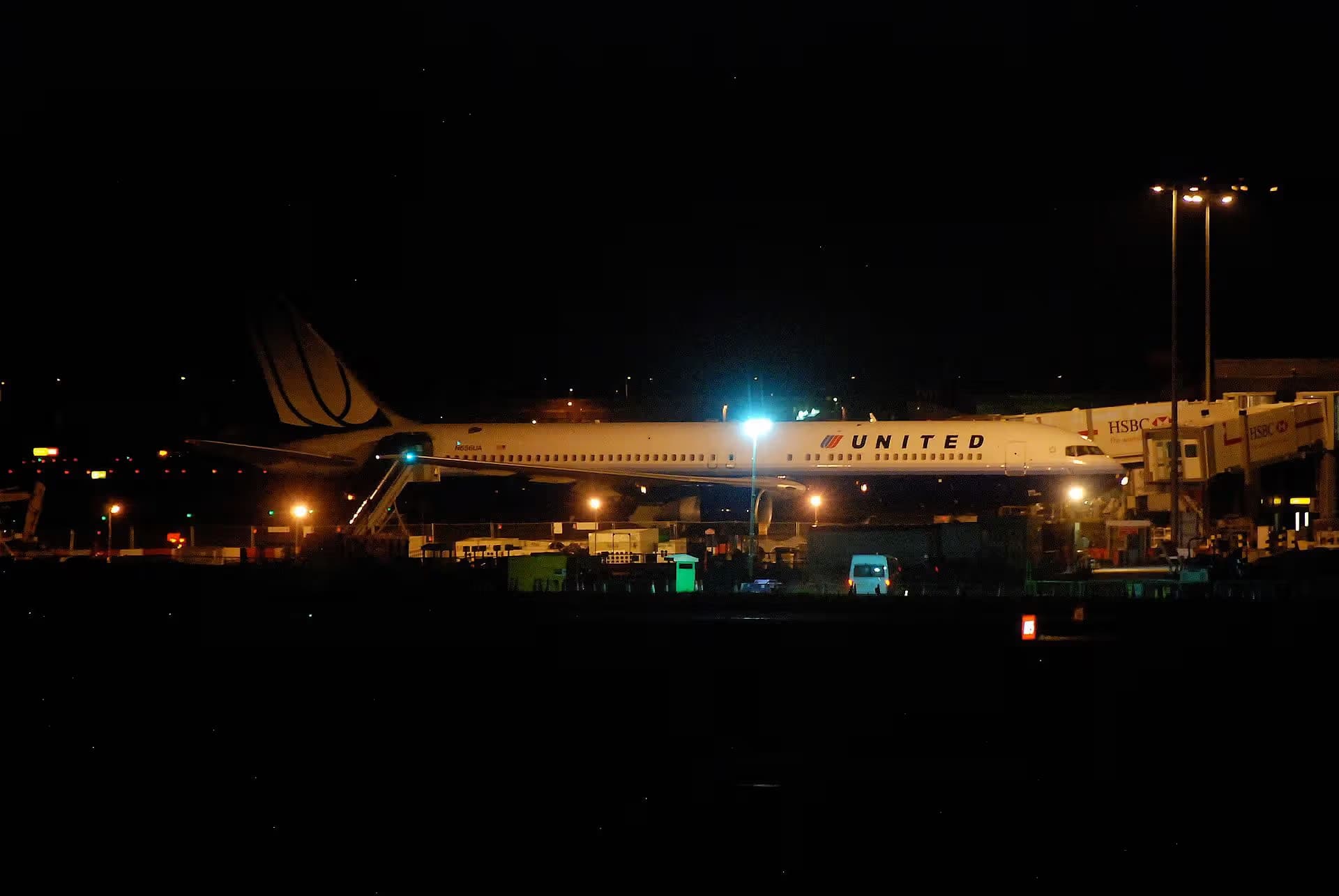 N656UA — Boeing