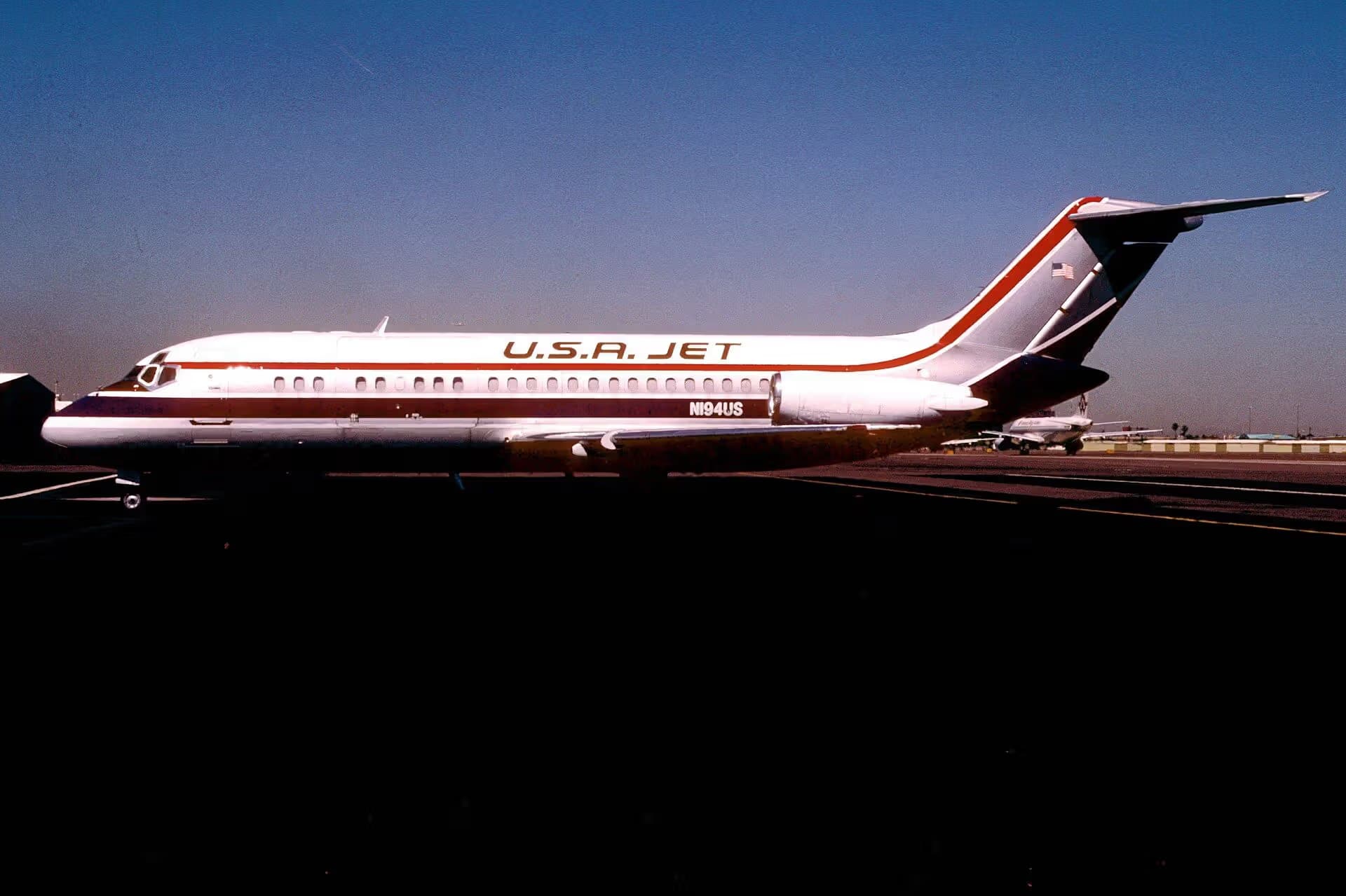 N194US — Douglas