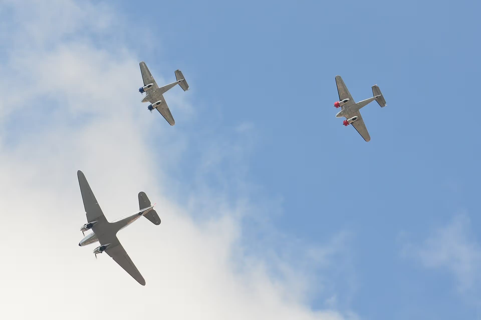N21FS — Twin-engine aircraft