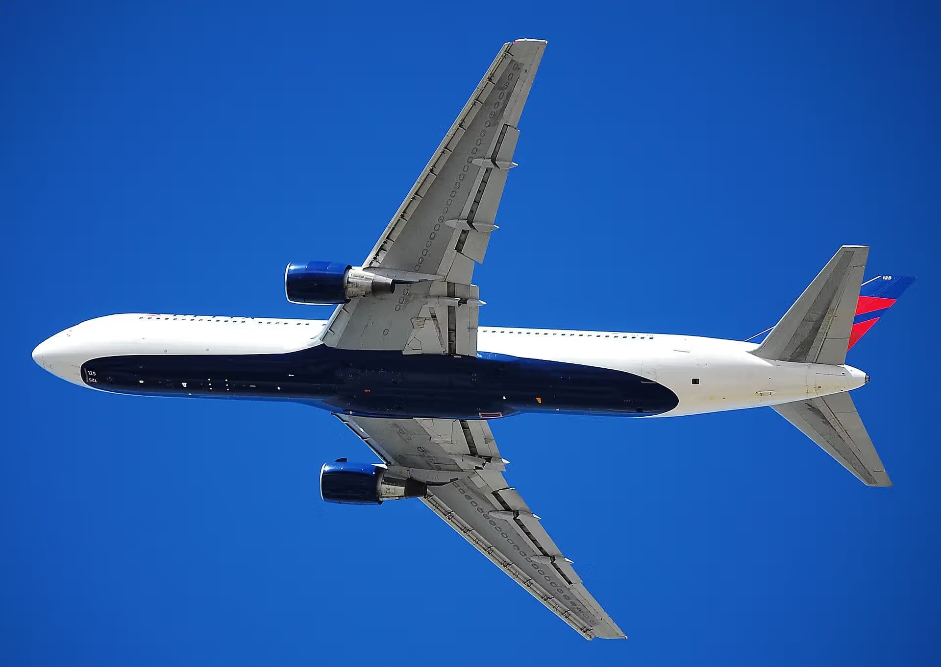 N125DL — Boeing