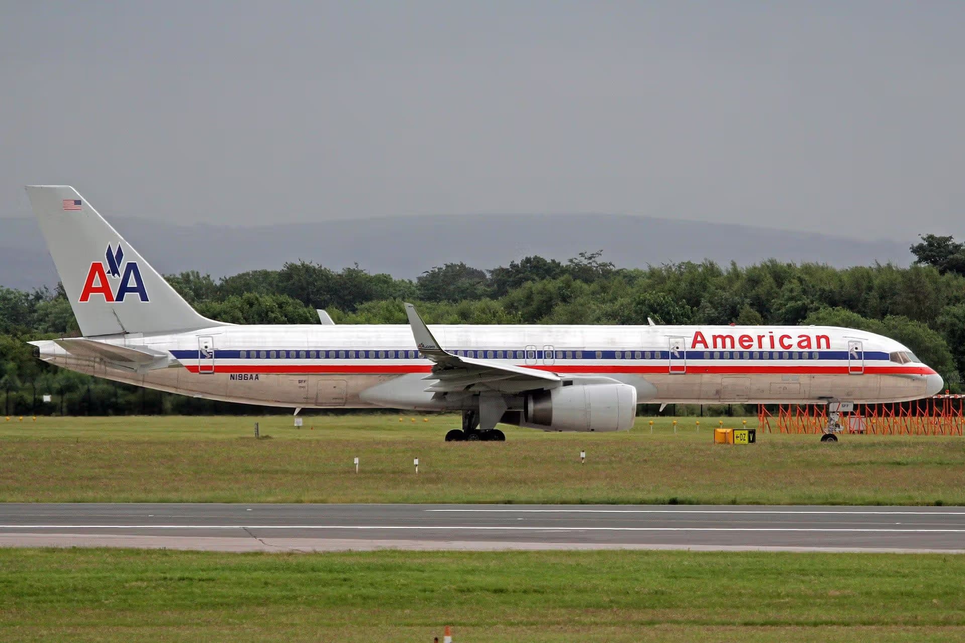 N196AA — Twin-engine aircraft