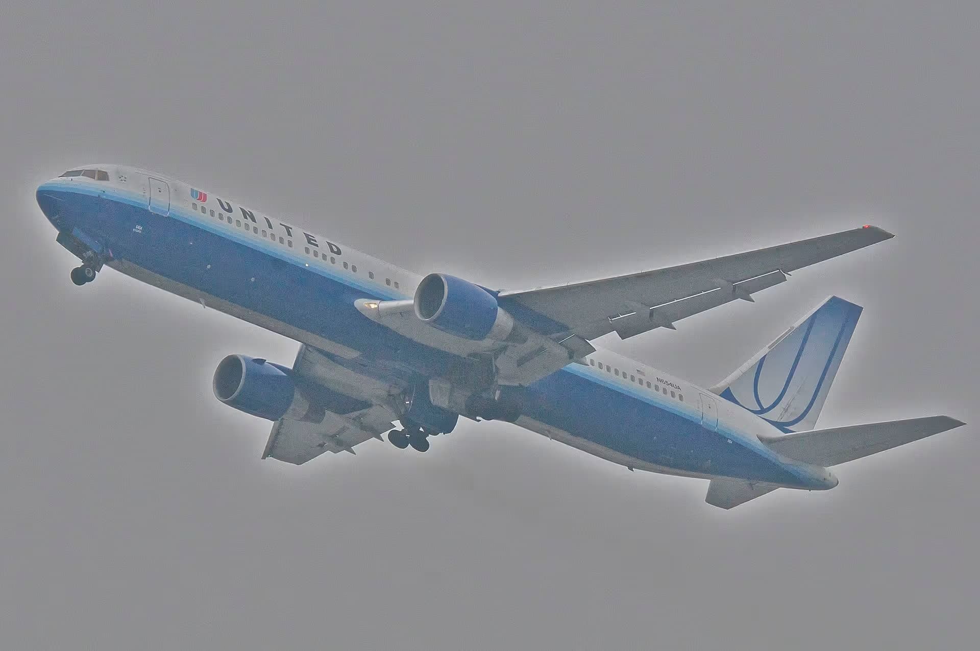 N654UA — Boeing